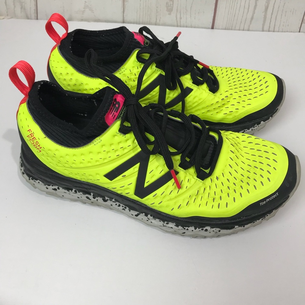 New balance fresh foam hierro v3 neon men’s 9.5